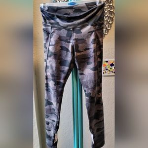 Old Navy Active Go-Dry Leggings